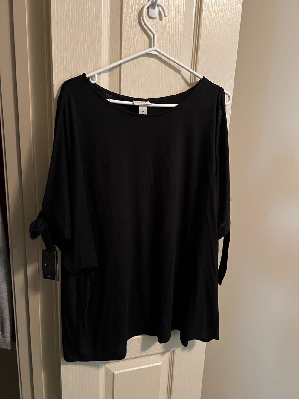 Ava & Viv Black tie Sleeve Relaxed Top